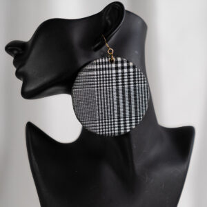 Black & White Classic Plaid Rounds