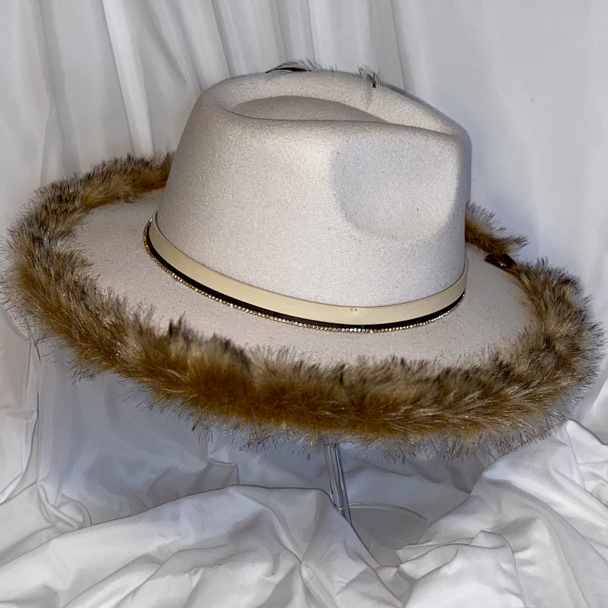 Lavish Life LV Beige & Bling - Image 7