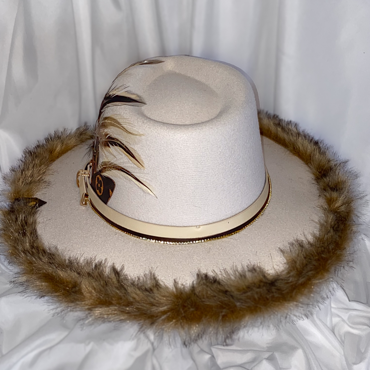 Lavish Life LV Beige & Bling - Image 8